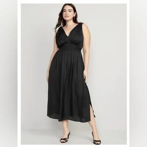 Old Navy Black V-Neck Sleeveless Midi Dress